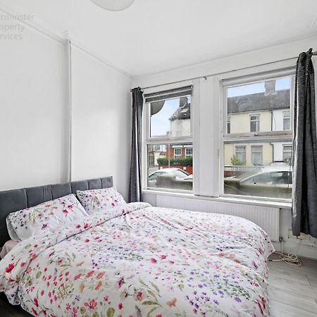Cosy Tottenham Apartment Sleeps 4 Лондон Экстерьер фото